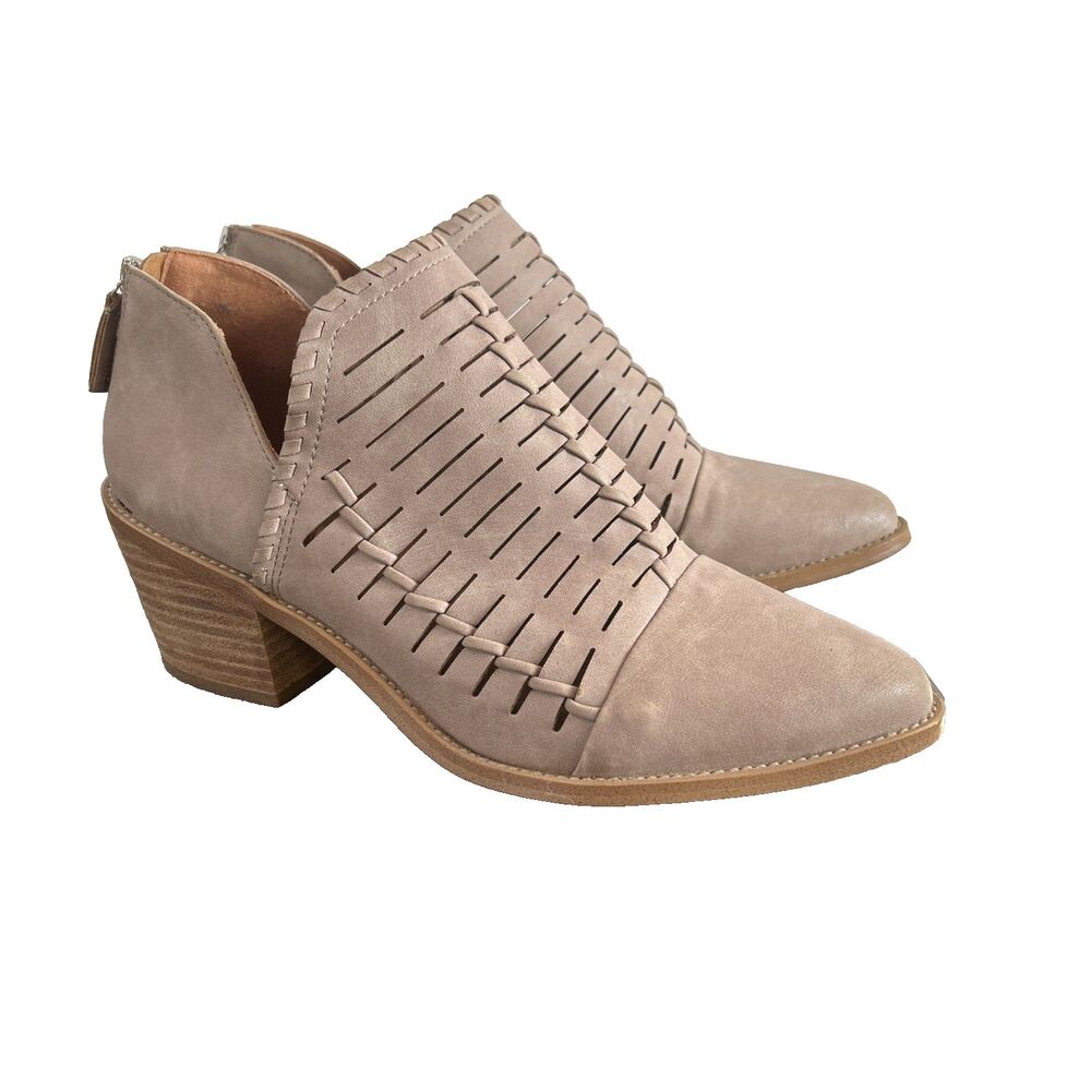 Dv Dolce Vita Women's Faux Leather Pointed Toe Oscora Ankle Booties Beige Size 9